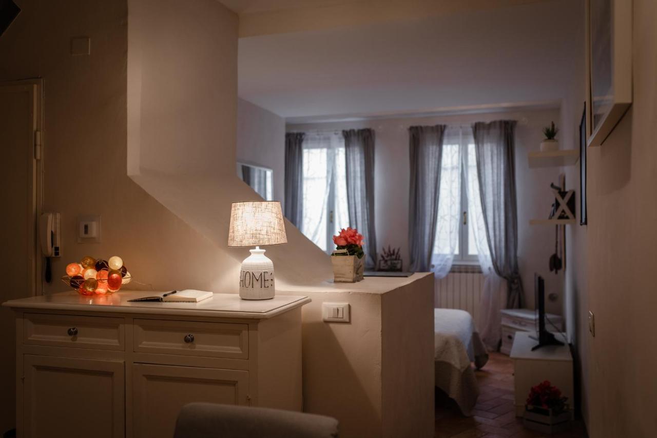 Toscanella - Flo Apartments ฟลอเรนซ์ ภายนอก รูปภาพ